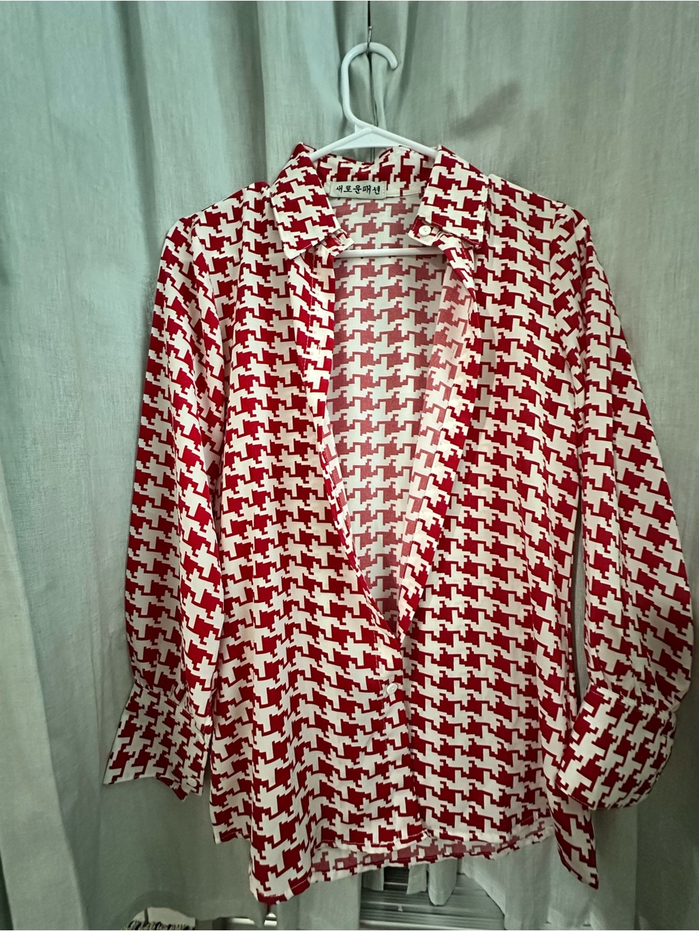 Red and White‎ Houndstooth Button-Up Blouse